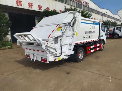 東風小多利卡6方壓縮式垃圾車 高效環衛的可靠伙伴